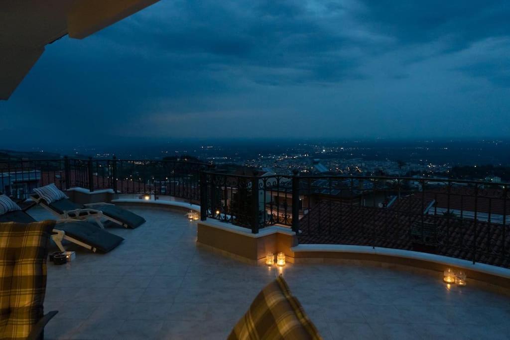 شقة Amazing View With Huge Balcony فيريا المظهر الخارجي الصورة