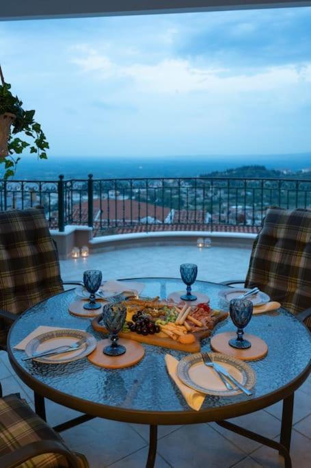 شقة Amazing View With Huge Balcony فيريا المظهر الخارجي الصورة